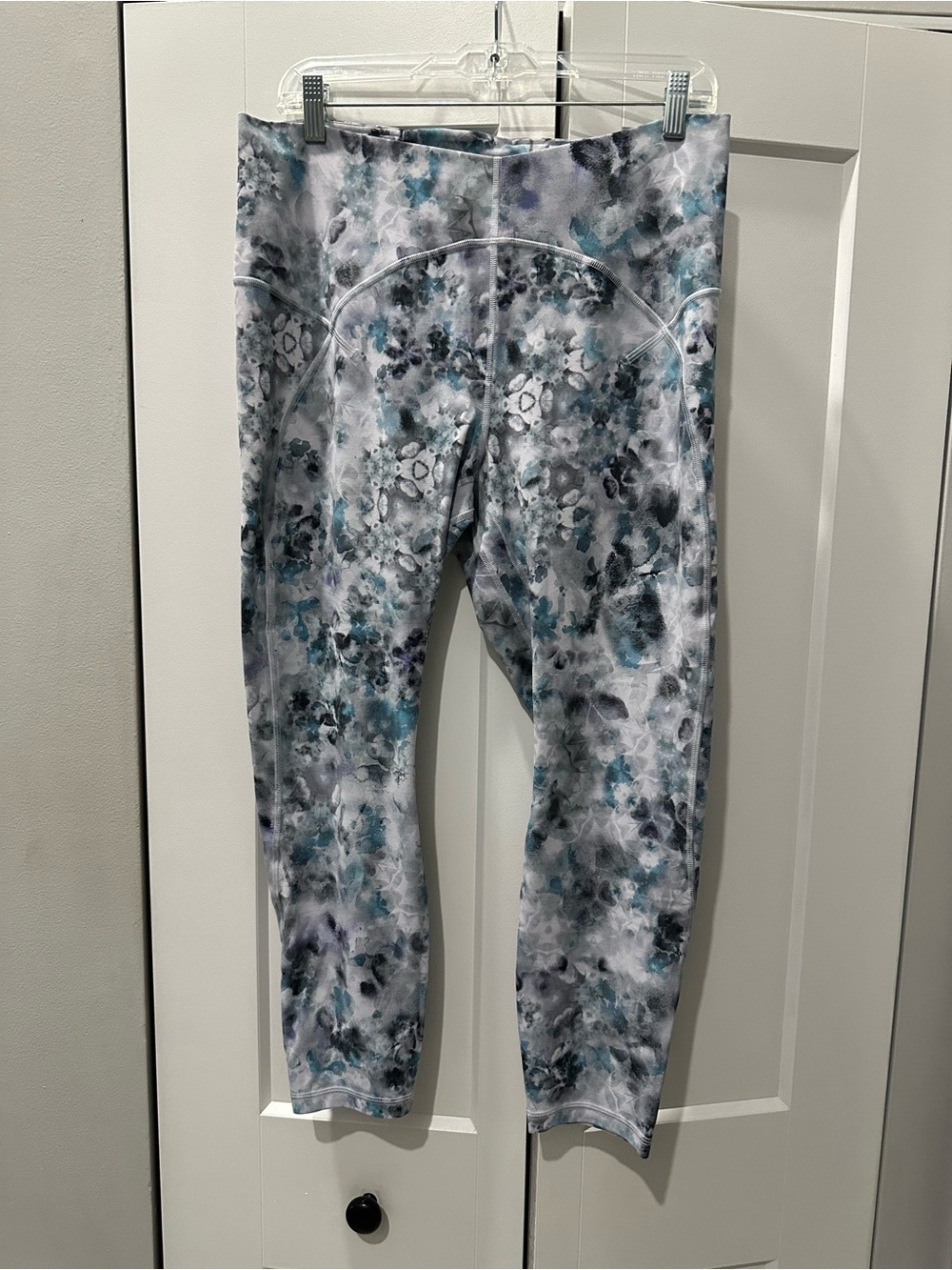 lululemon athletica Abstract Floral Leggings in Teal, Gray & White